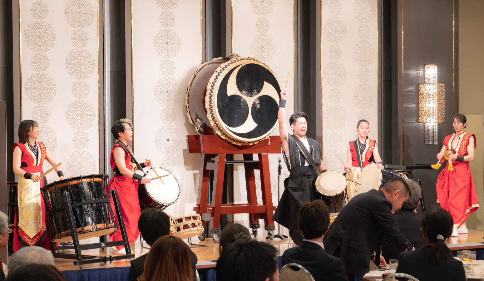 ビジネスイベントでの公演画像